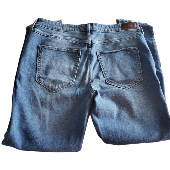 Holliter Women's High Rise Super Skinny Crop Jean's - Picture 5 of 8